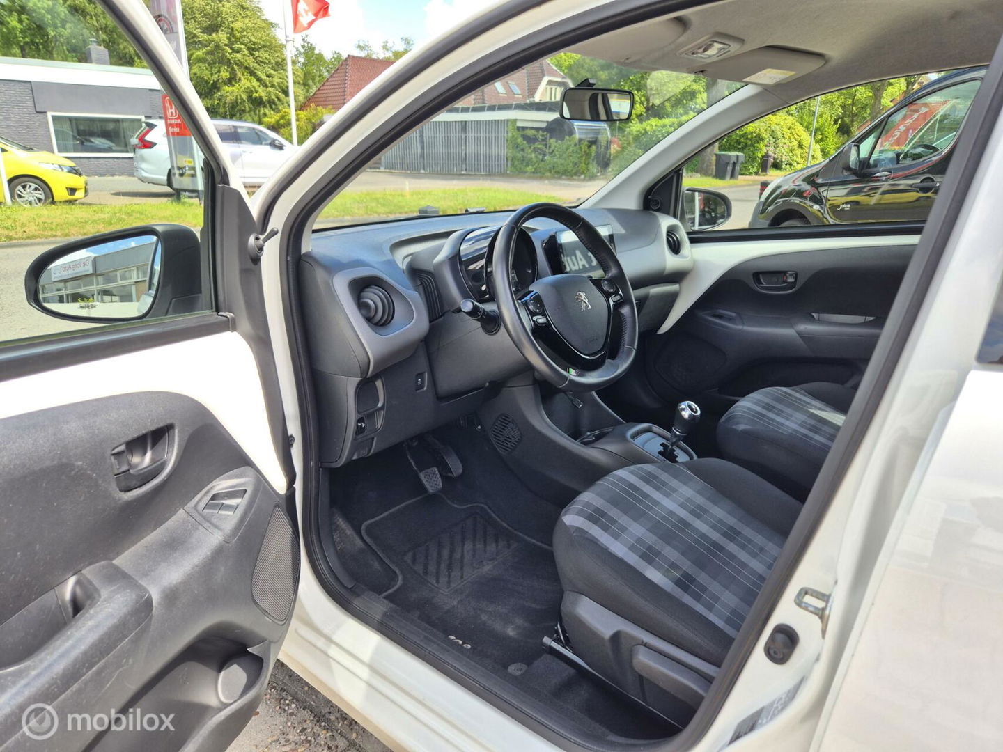 Peugeot 108 1.0 e-VTi Automaat, Carplay, LED, Airco, NAP!