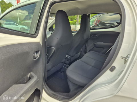 Peugeot 108 1.0 e-VTi Automaat, Carplay, LED, Airco, NAP!