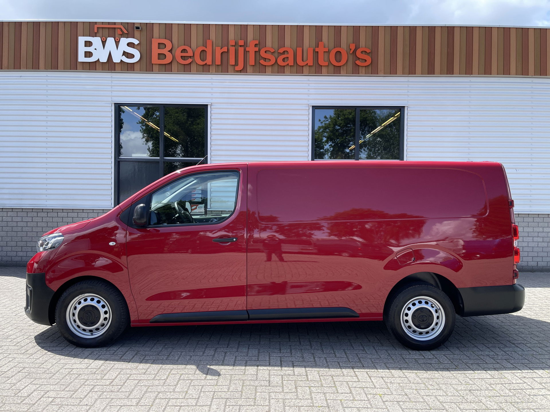 Toyota ProAce Worker 1.6 D-4D Cool Comfort Long L3H1 / rijklaar € 17.950 ex btw / lease vanaf € 408 / airco / cruise / trekhaak 2000 kg / bijrijdersbank !