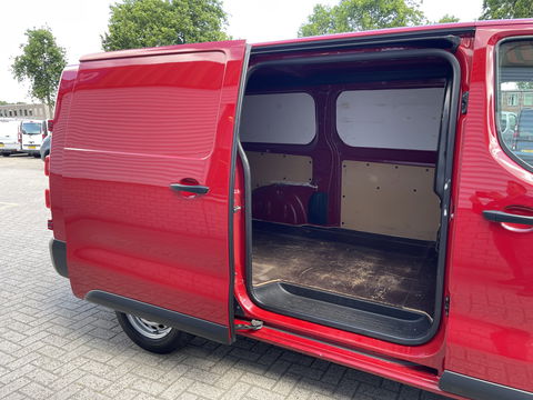 Toyota ProAce Worker 1.6 D-4D Cool Comfort Long L3H1 / rijklaar € 17.950 ex btw / lease vanaf € 408 / airco / cruise / trekhaak 2000 kg / bijrijdersbank !