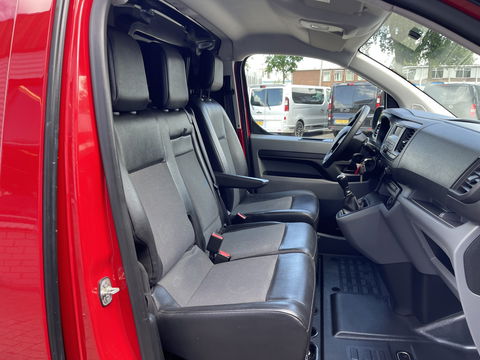 Toyota ProAce Worker 1.6 D-4D Cool Comfort Long L3H1 / rijklaar € 17.950 ex btw / lease vanaf € 408 / airco / cruise / trekhaak 2000 kg / bijrijdersbank !