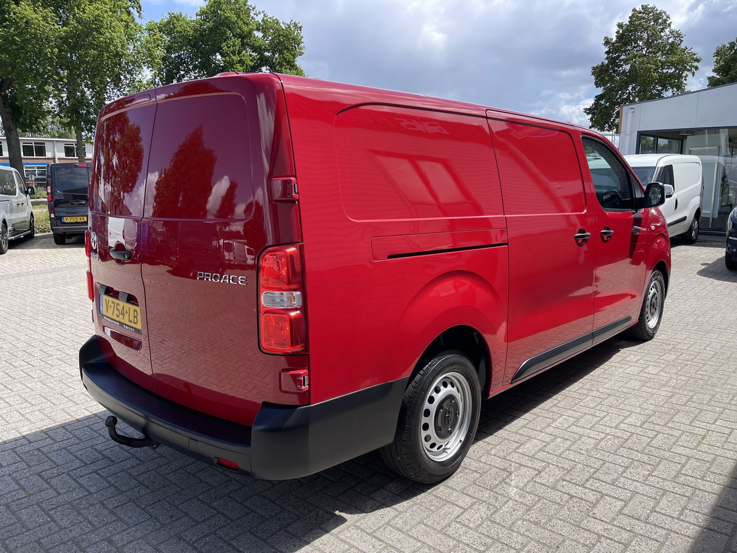 Toyota ProAce Worker 1.6 D-4D Cool Comfort Long L3H1 / rijklaar € 17.950 ex btw / lease vanaf € 408 / airco / cruise / trekhaak 2000 kg / bijrijdersbank !