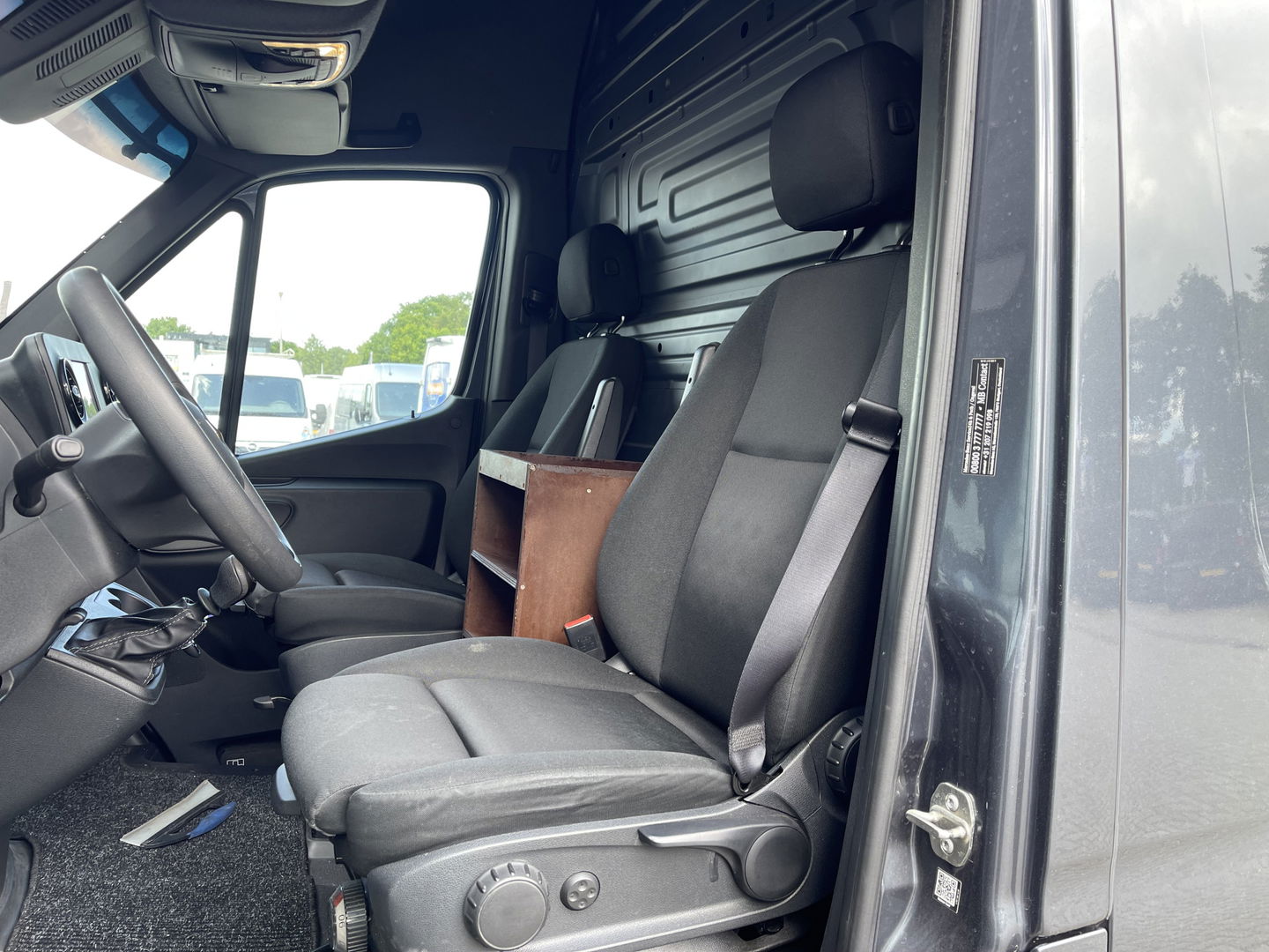 Mercedes-Benz Sprinter 516 2.2 CDI L2H2 dubbellucht / vaste prijs rijklaar € 26.950 ex btw / lease vanaf € / euro 6 / bpm vrij / tegen een meerprijs kunnen wij een trekhaak 3500 kg monteren !