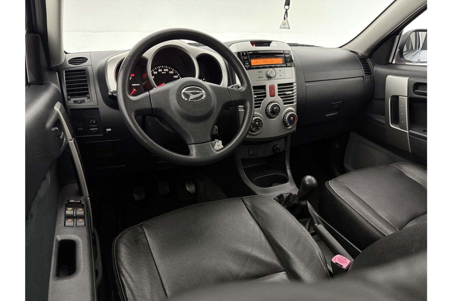 Daihatsu Terios 1.5-16v Explore 2WD Airco Bullbar Trekhaak Elektrpakket 16"LMV