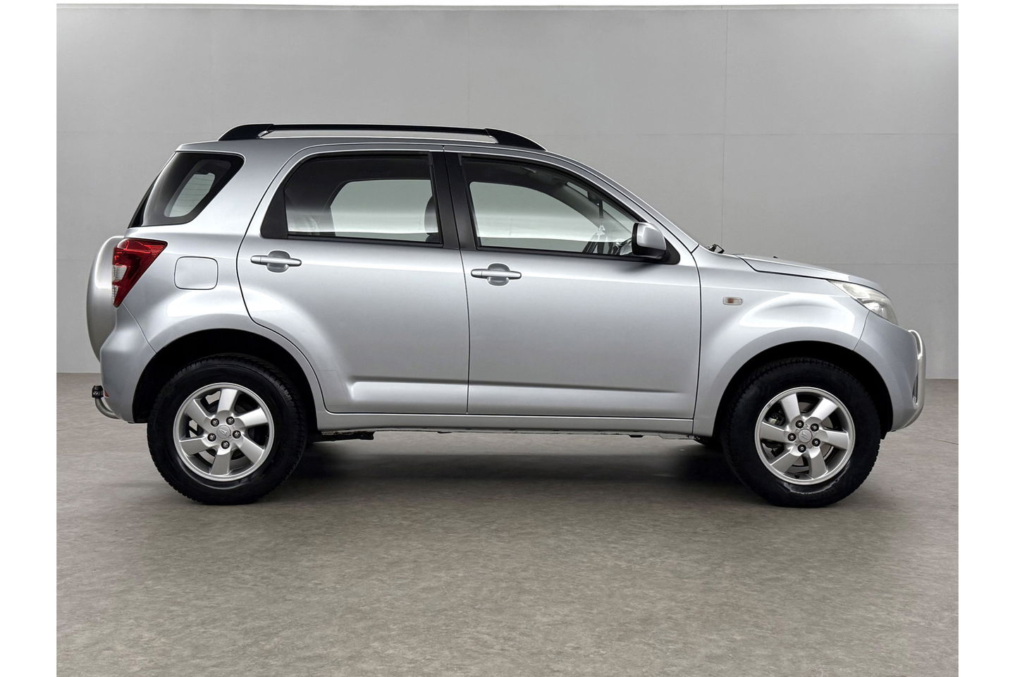 Daihatsu Terios 1.5-16v Explore 2WD Airco Bullbar Trekhaak Elektrpakket 16"LMV