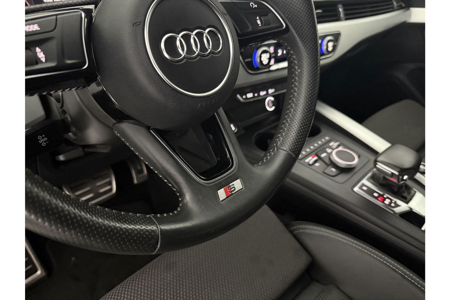 Audi A4 1.4 TFSI 150PK S-line Clima Cruise Navigatie PDC 18''LMV
