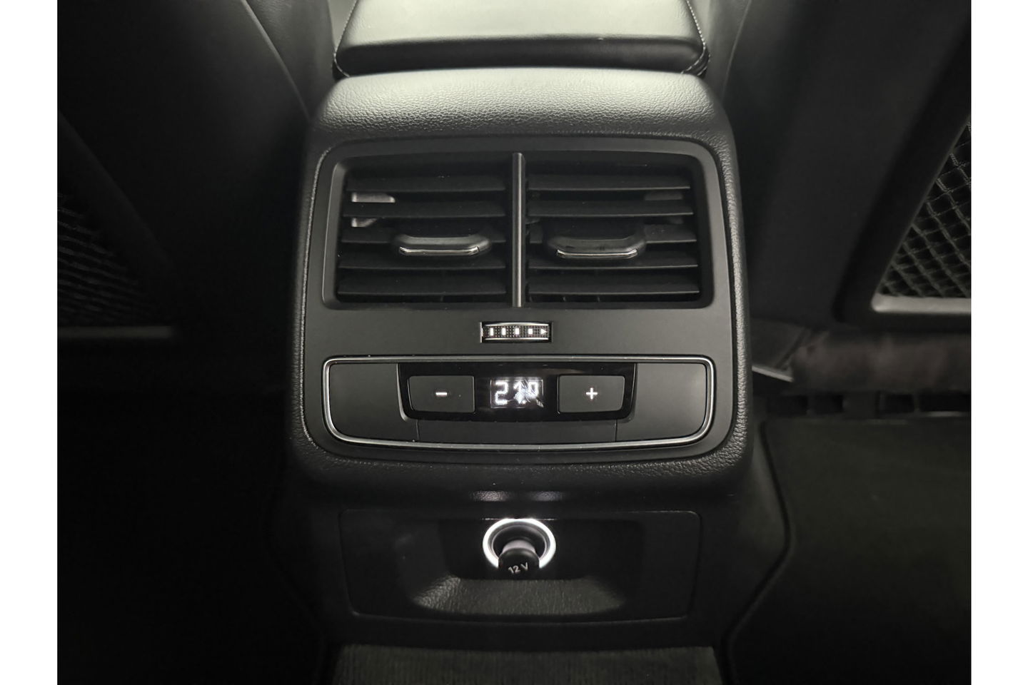Audi A4 1.4 TFSI 150PK S-line Clima Cruise Navigatie PDC 18''LMV