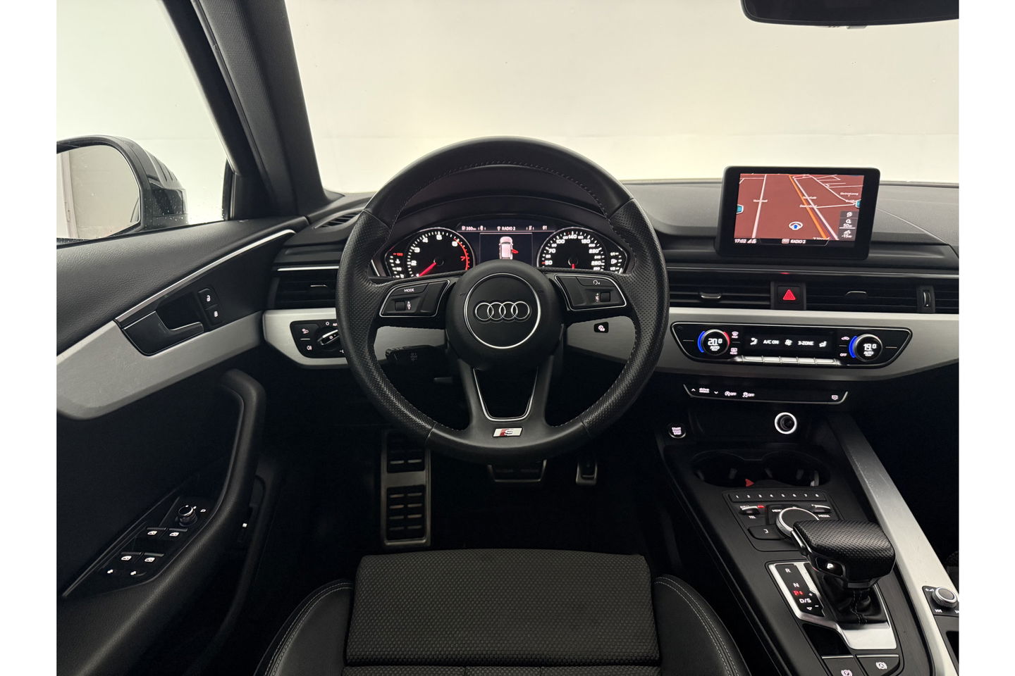 Audi A4 1.4 TFSI 150PK S-line Clima Cruise Navigatie PDC 18''LMV