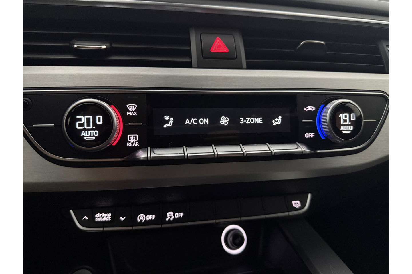 Audi A4 1.4 TFSI 150PK S-line Clima Cruise Navigatie PDC 18''LMV