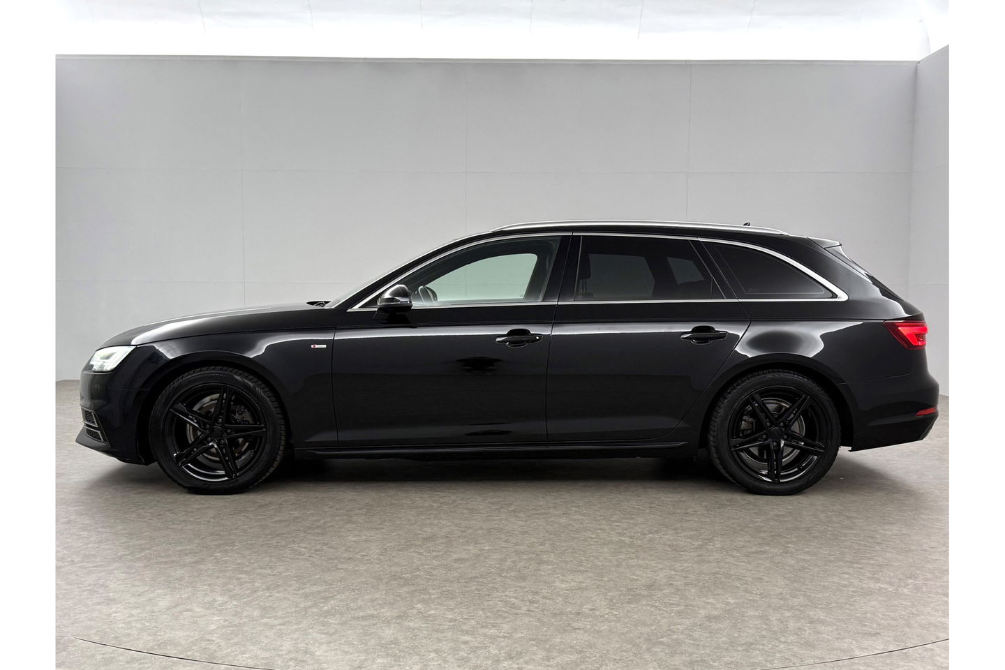 Audi A4 1.4 TFSI 150PK S-line Clima Cruise Navigatie PDC 18''LMV