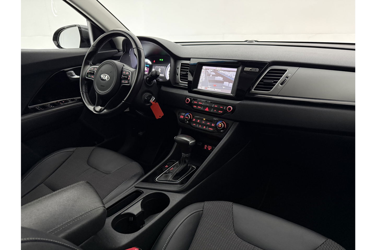 Kia Niro 1.6 GDi Hybrid 149PK ExecutiveLine Camera Carplay Cruise Clima LED Navi Parkeersensoren 16"LMV