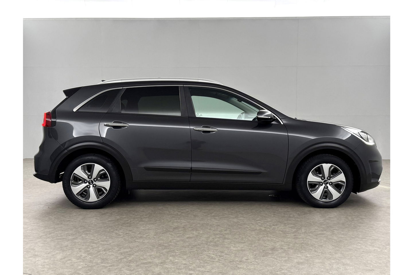 Kia Niro 1.6 GDi Hybrid 149PK ExecutiveLine Camera Carplay Cruise Clima LED Navi Parkeersensoren 16"LMV