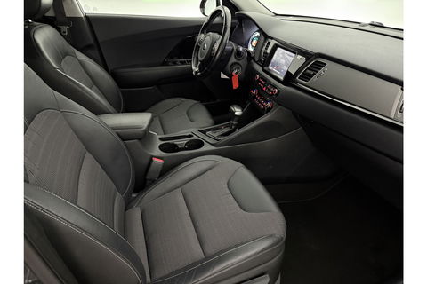 Kia Niro 1.6 GDi Hybrid 149PK ExecutiveLine Camera Carplay Cruise Clima LED Navi Parkeersensoren 16"LMV