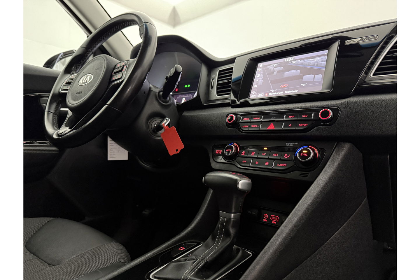 Kia Niro 1.6 GDi Hybrid 149PK ExecutiveLine Camera Carplay Cruise Clima LED Navi Parkeersensoren 16"LMV