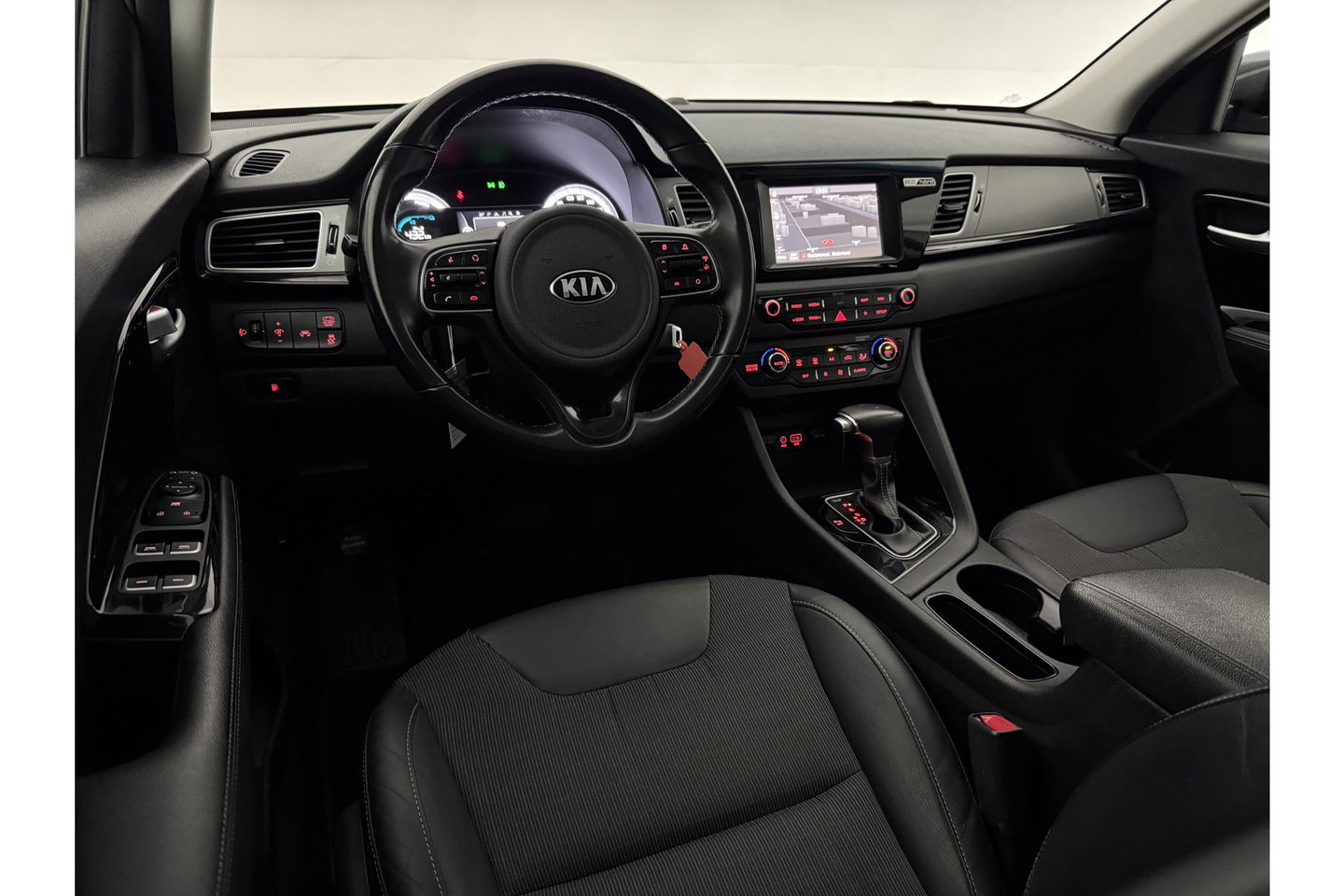 Kia Niro 1.6 GDi Hybrid 149PK ExecutiveLine Camera Carplay Cruise Clima LED Navi Parkeersensoren 16"LMV