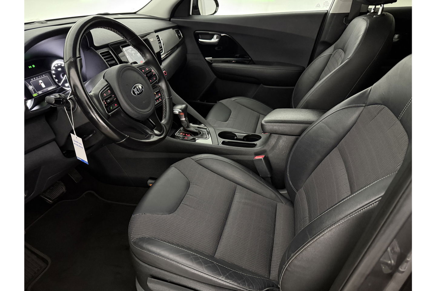 Kia Niro 1.6 GDi Hybrid 149PK ExecutiveLine Camera Carplay Cruise Clima LED Navi Parkeersensoren 16"LMV