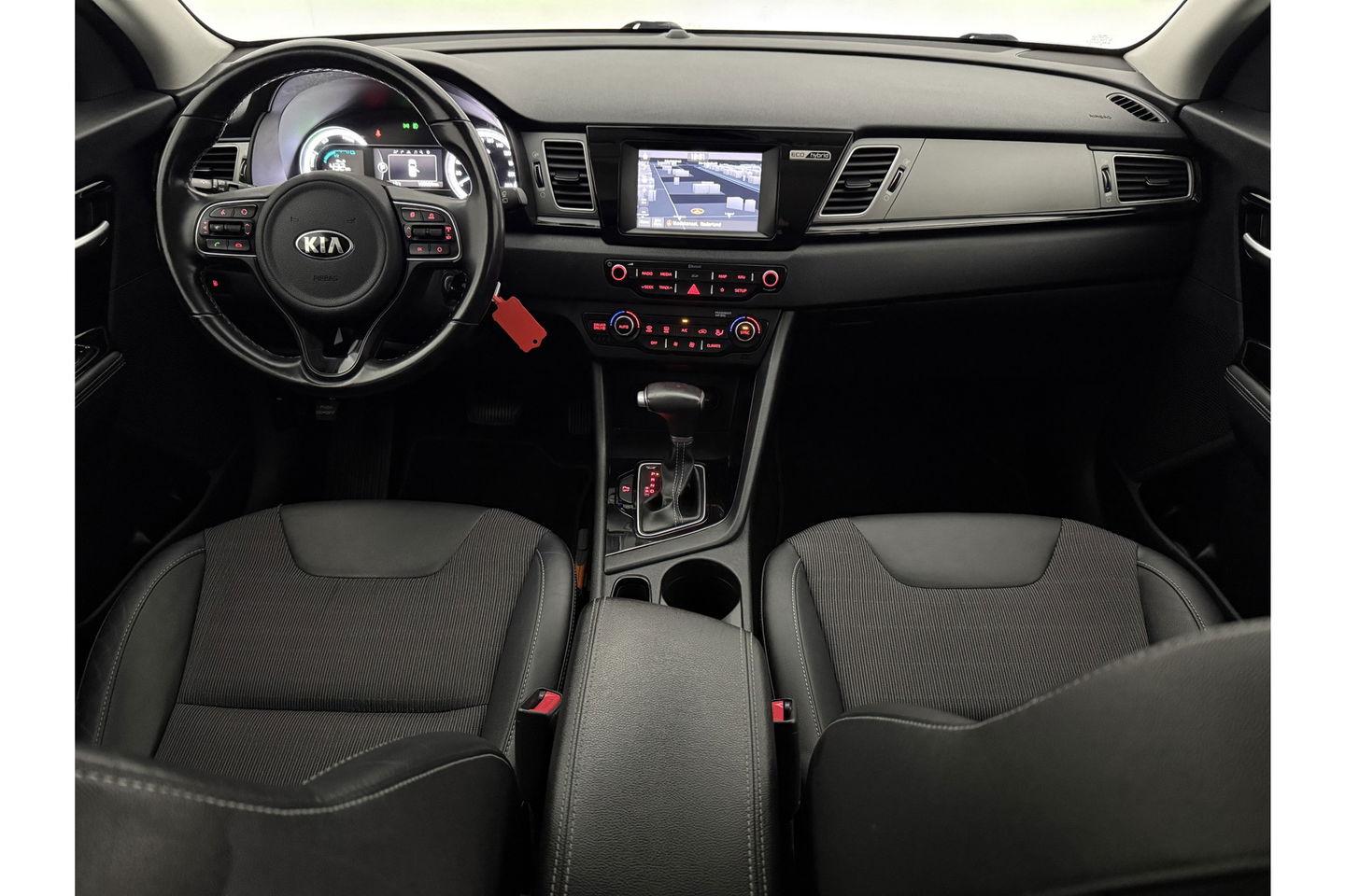 Kia Niro 1.6 GDi Hybrid 149PK ExecutiveLine Camera Carplay Cruise Clima LED Navi Parkeersensoren 16"LMV