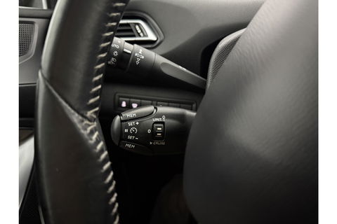 Peugeot 308 1.6 BlueHDi | APK tot 04-2026 | LED Camera Clima Cruise Trekhaak Navi PDC 17"LMV
