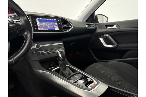 Peugeot 308 1.6 BlueHDi | APK tot 04-2026 | LED Camera Clima Cruise Trekhaak Navi PDC 17"LMV
