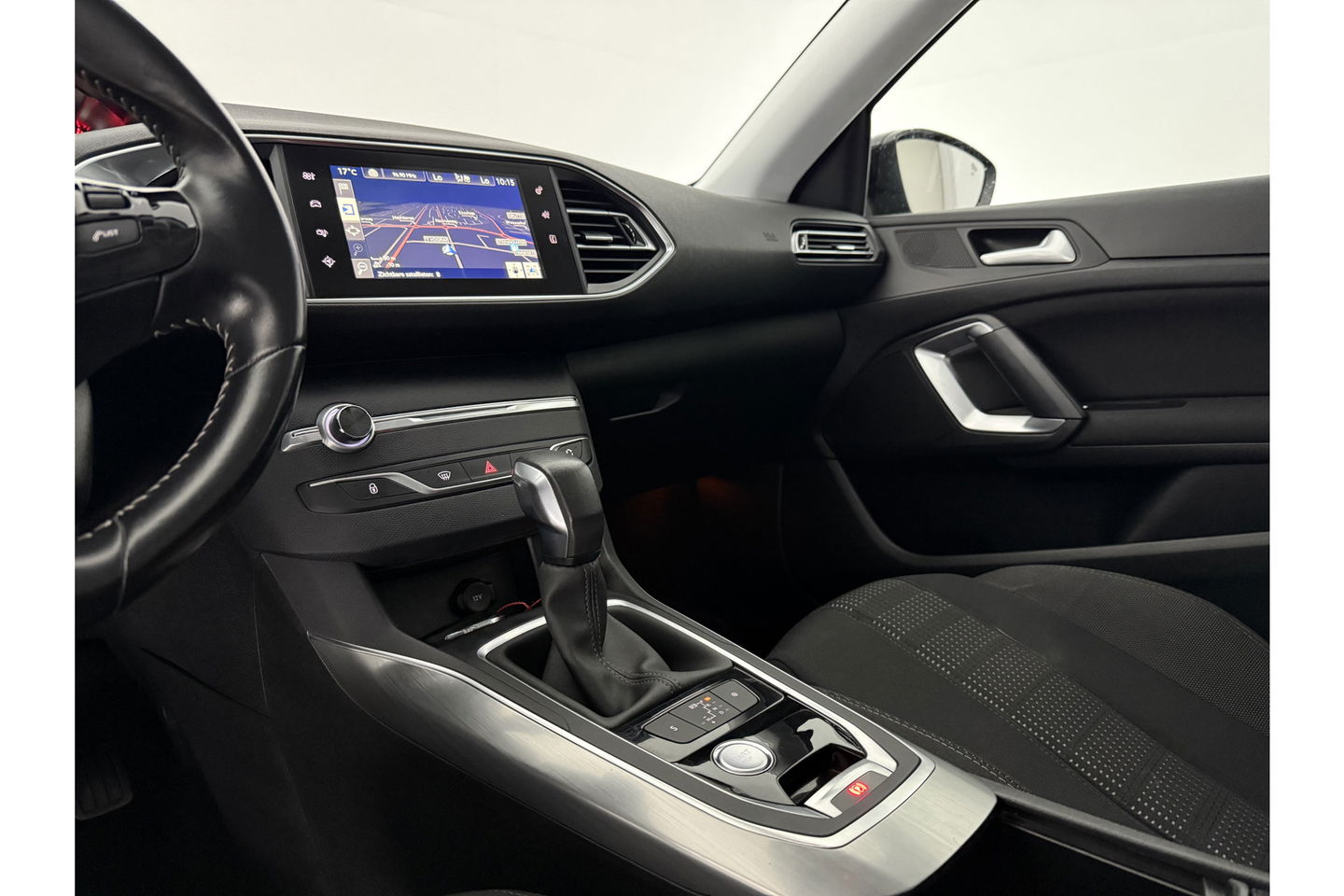 Peugeot 308 1.6 BlueHDi | APK tot 04-2026 | LED Camera Clima Cruise Trekhaak Navi PDC 17"LMV