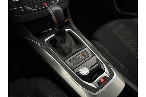 Peugeot 308 1.6 BlueHDi | APK tot 04-2026 | LED Camera Clima Cruise Trekhaak Navi PDC 17"LMV