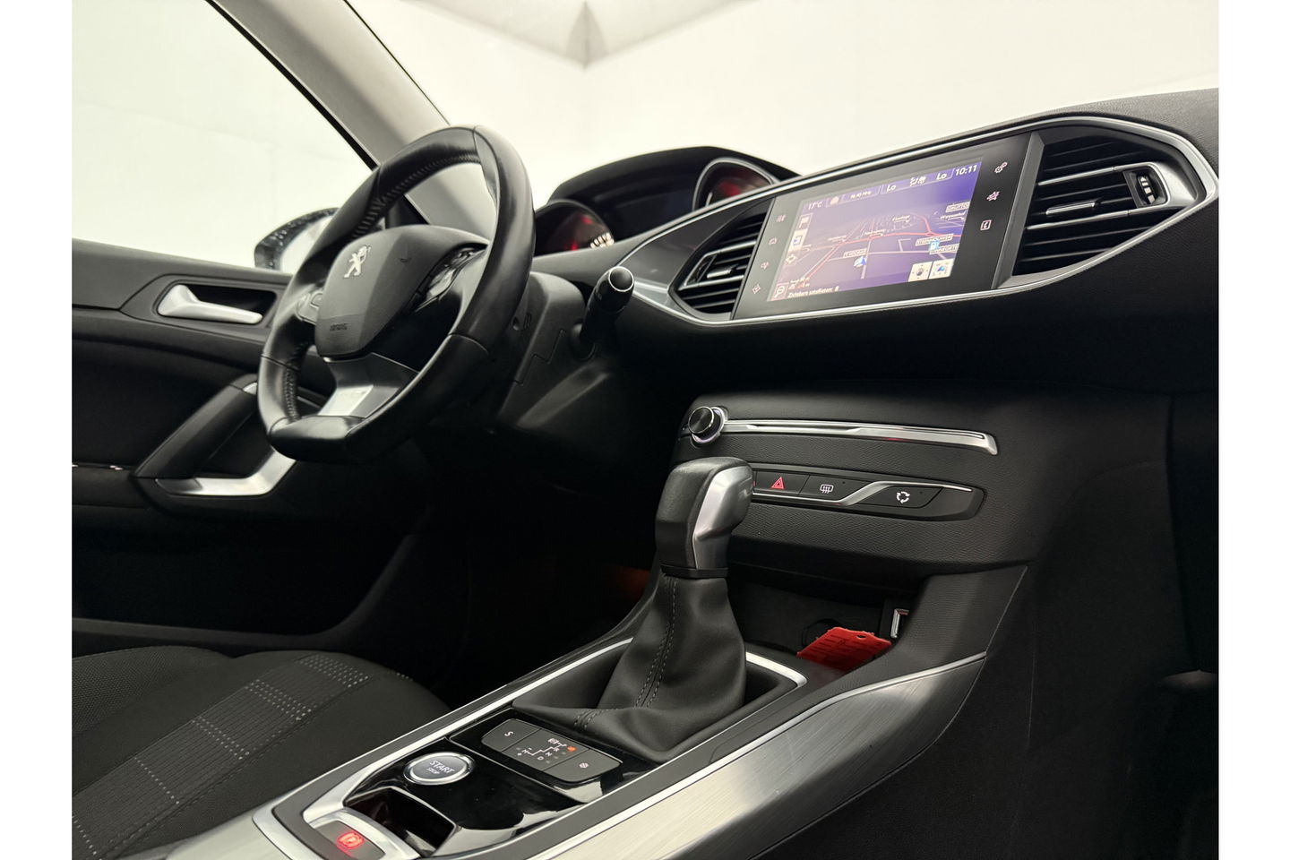 Peugeot 308 1.6 BlueHDi | APK tot 04-2026 | LED Camera Clima Cruise Trekhaak Navi PDC 17"LMV