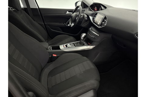 Peugeot 308 1.6 BlueHDi | APK tot 04-2026 | LED Camera Clima Cruise Trekhaak Navi PDC 17"LMV