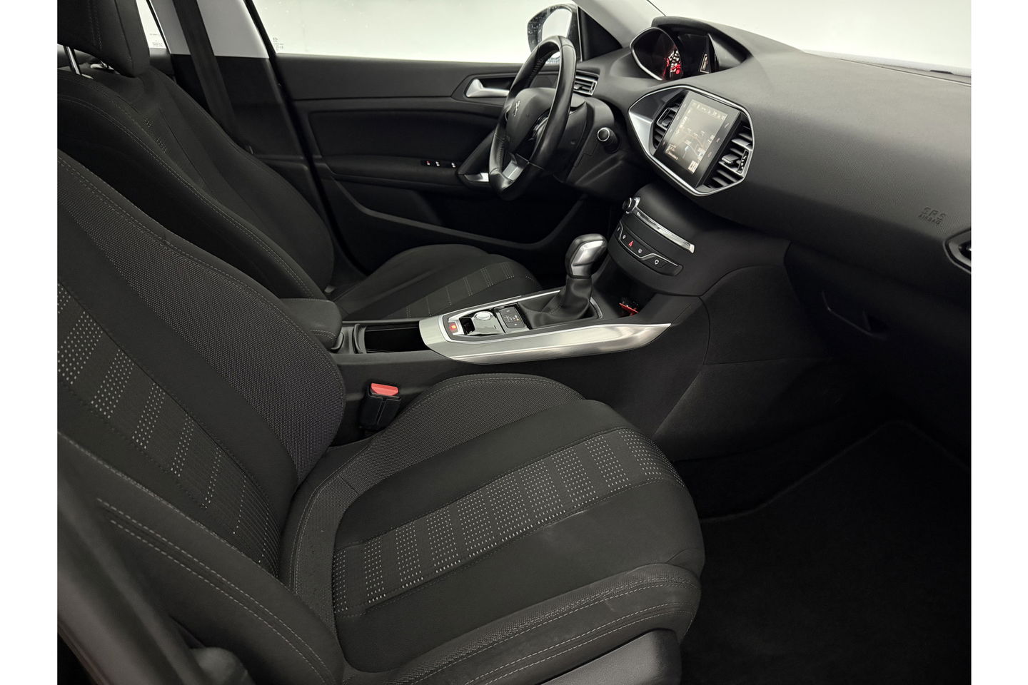 Peugeot 308 1.6 BlueHDi | APK tot 04-2026 | LED Camera Clima Cruise Trekhaak Navi PDC 17"LMV