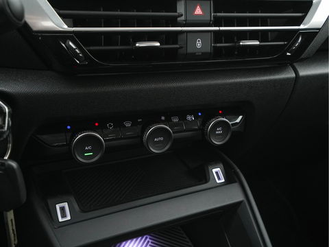 Citroën Ë-C4 Feel 50 kWh [ 3-Fase ] (INCL-BTW) *FULL-LED | DIGI-COCKPIT | CARPLAY | MICROFIBRE-COMFORT-SEATS | ECC | LANE-ASSIST | PDC | CRUISE | 18''ALU*
