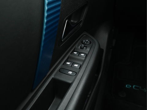 Citroën Ë-C4 Feel 50 kWh [ 3-Fase ] (INCL-BTW) *FULL-LED | DIGI-COCKPIT | CARPLAY | MICROFIBRE-COMFORT-SEATS | ECC | LANE-ASSIST | PDC | CRUISE | 18''ALU*
