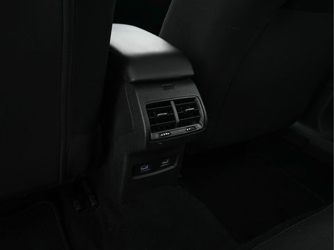 Citroën Ë-C4 Feel 50 kWh [ 3-Fase ] (INCL-BTW) *FULL-LED | DIGI-COCKPIT | CARPLAY | MICROFIBRE-COMFORT-SEATS | ECC | LANE-ASSIST | PDC | CRUISE | 18''ALU*