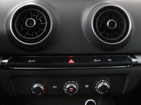 Audi A3 1.0 TFSI | Navigatie | Parkeerhulp | Xenon | Cruise control | Airco | Bluetooth | Regen-/lichtsensor