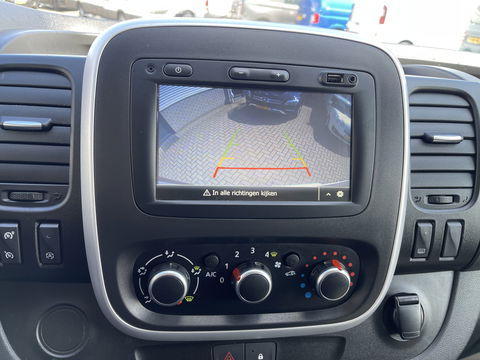 Renault Trafic 2.0 dCi 120pk T29 L2H1 Work Edition / euro 6 / bpm vrij / vaste prijs rijklaar € 20.950 ex / lease vanaf € 342 / airco / cruise / navigatie / trekhaak / imperial / ingerichte laadruimte