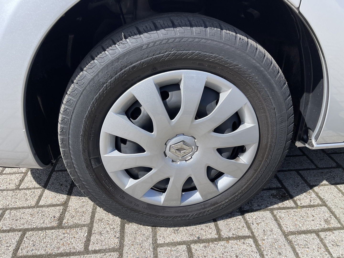 Renault Trafic 2.0 dCi 120pk T29 L2H1 Work Edition / euro 6 / bpm vrij / vaste prijs rijklaar € 20.950 ex / lease vanaf € 342 / airco / cruise / navigatie / trekhaak / imperial / ingerichte laadruimte