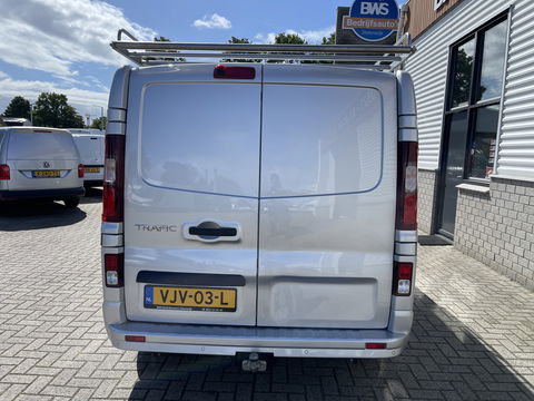 Renault Trafic 2.0 dCi 120pk T29 L2H1 Work Edition / euro 6 / bpm vrij / vaste prijs rijklaar € 20.950 ex / lease vanaf € 342 / airco / cruise / navigatie / trekhaak / imperial / ingerichte laadruimte
