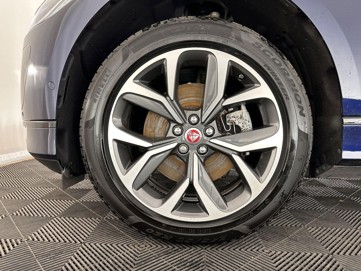 Jaguar I-PACE EV320 S AWD Business Pack 90 kWh [ 3-Fase ] (INCL-BTW) *LUXURY-LEATHER | FULL-LED | MERIDIAN-AUDIO | DIGI-COCKPIT | KEYLESS | DAB+ | NAVI-FULLMAP | ECC | HEATED-COMFORTSEATS | PDC | SURROUND-VIEW | CRUISE | LANE-ASSIST | TOWBAR | 20''A