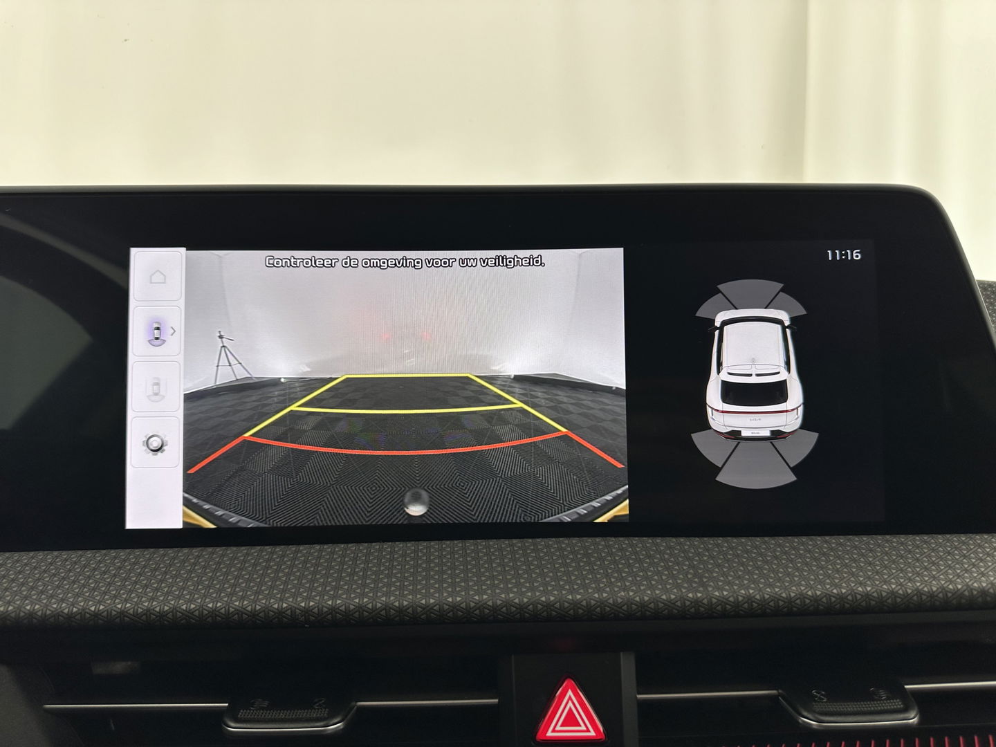Kia Ev6 Plus 77.4 kWh [ 3-Fase ] (INCL-BTW) *HEAT-PUMP | LUXURY-LEATHER | ADAPT-CRUISE | WIDE-SCREEN-DIGI-COCKPIT | MERIDIAN-AUDIO | MEMORY-PACK | FULL-LED | KEYLESS | CAMERA | DAB | BLIND-SPOT | NAVI-FULLMAP | ...