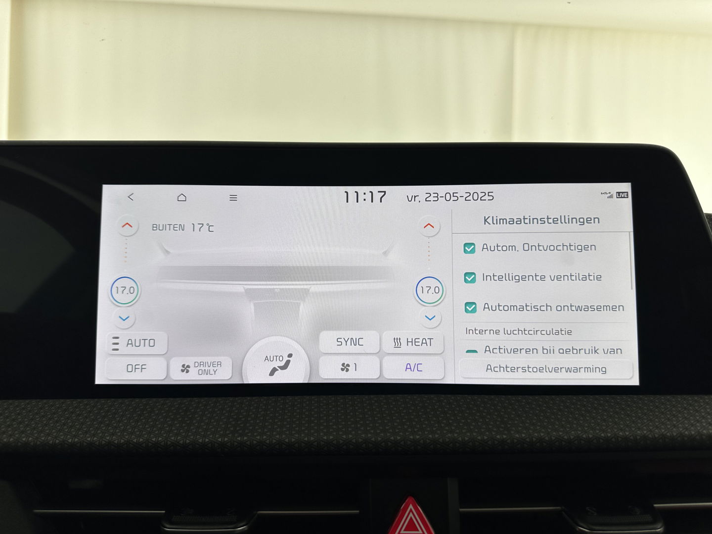 Kia Ev6 Plus 77.4 kWh [ 3-Fase ] (INCL-BTW) *HEAT-PUMP | LUXURY-LEATHER | ADAPT-CRUISE | WIDE-SCREEN-DIGI-COCKPIT | MERIDIAN-AUDIO | MEMORY-PACK | FULL-LED | KEYLESS | CAMERA | DAB | BLIND-SPOT | NAVI-FULLMAP | ...