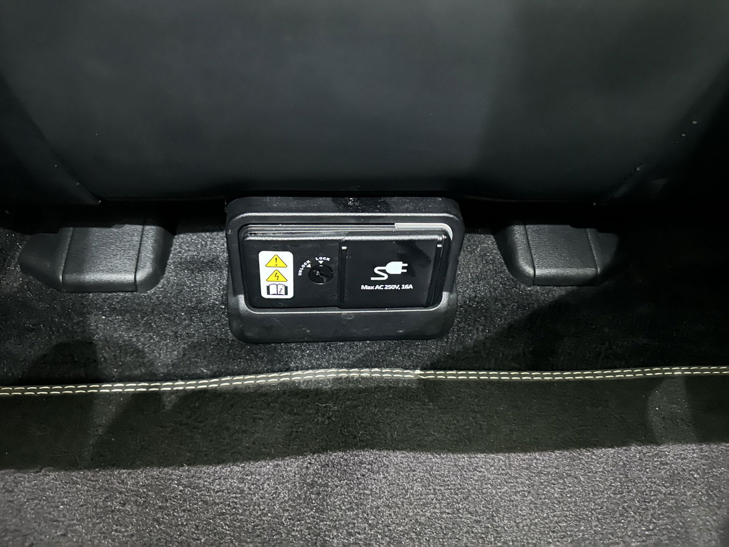 Kia Ev6 Plus 77.4 kWh [ 3-Fase ] (INCL-BTW) *HEAT-PUMP | LUXURY-LEATHER | ADAPT-CRUISE | WIDE-SCREEN-DIGI-COCKPIT | MERIDIAN-AUDIO | MEMORY-PACK | FULL-LED | KEYLESS | CAMERA | DAB | BLIND-SPOT | NAVI-FULLMAP | ...