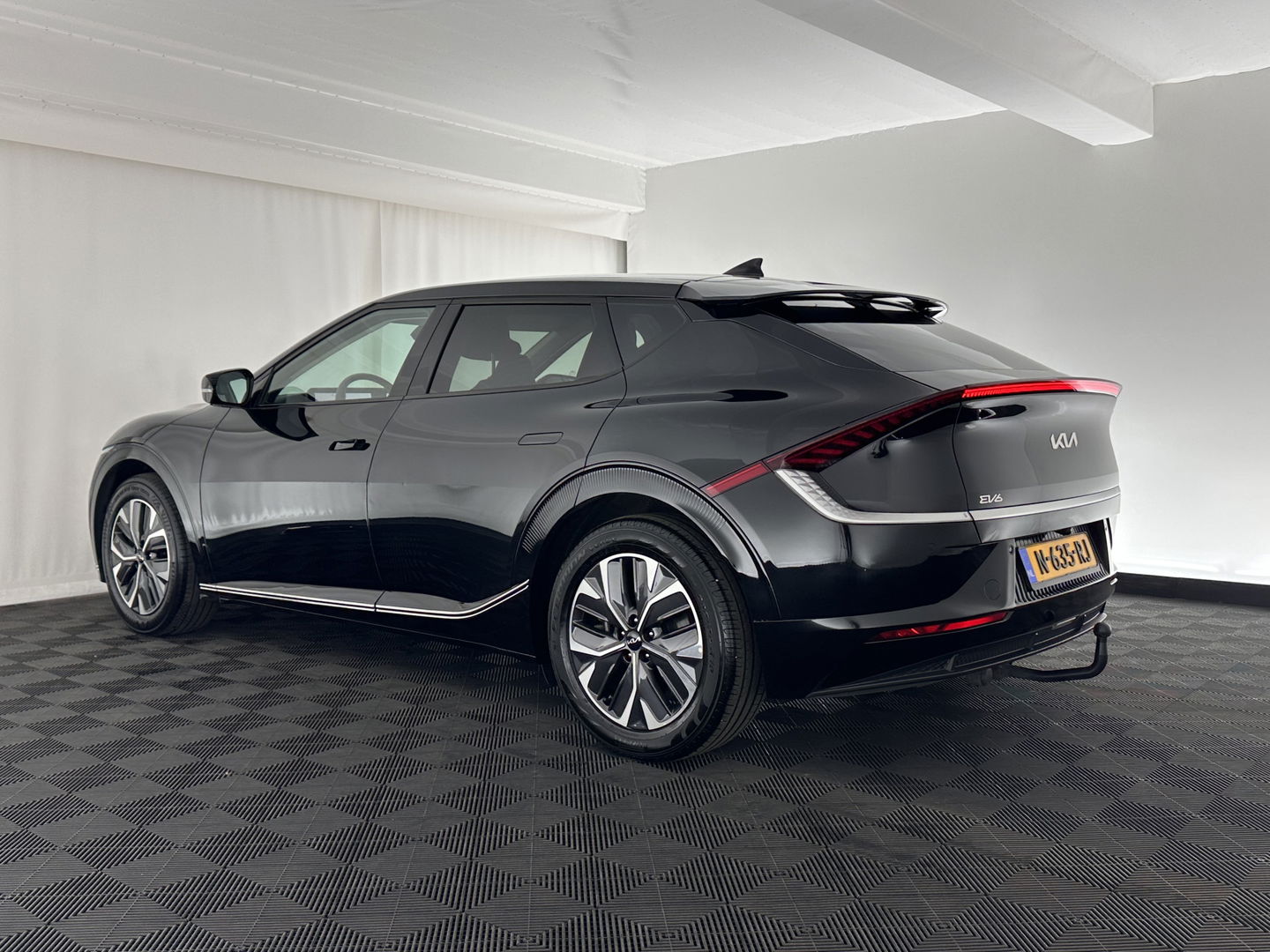 Kia Ev6 Plus 77.4 kWh [ 3-Fase ] (INCL-BTW) *HEAT-PUMP | LUXURY-LEATHER | ADAPT-CRUISE | WIDE-SCREEN-DIGI-COCKPIT | MERIDIAN-AUDIO | MEMORY-PACK | FULL-LED | KEYLESS | CAMERA | DAB | BLIND-SPOT | NAVI-FULLMAP | ...