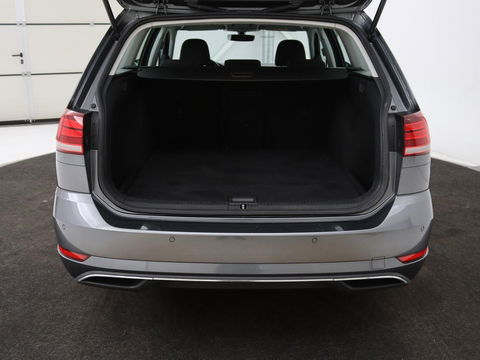 Volkswagen Golf 1.0 TSI Comfortline | Stoelverwarming | Carplay | Massage | Navigatie | ErgoActive | Adaptive cruise | Climate control | Parkeerhulp