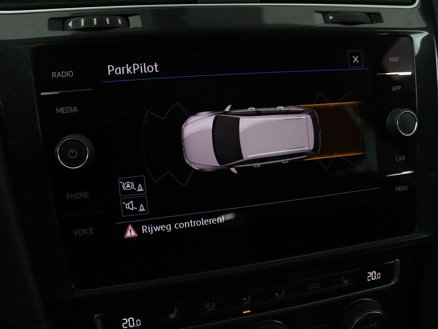 Volkswagen Golf 1.0 TSI Comfortline | Stoelverwarming | Carplay | Massage | Navigatie | ErgoActive | Adaptive cruise | Climate control | Parkeerhulp