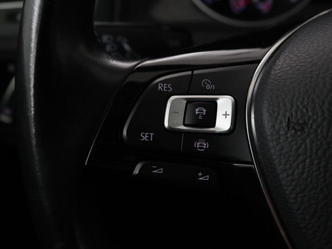 Volkswagen Golf 1.0 TSI Comfortline | Stoelverwarming | Carplay | Massage | Navigatie | ErgoActive | Adaptive cruise | Climate control | Parkeerhulp