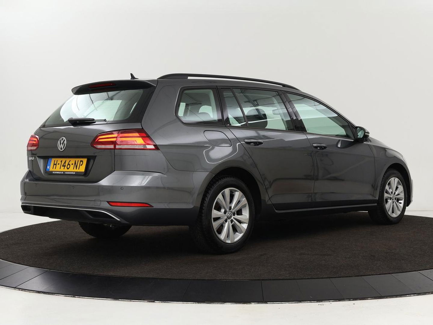 Volkswagen Golf 1.0 TSI Comfortline | Stoelverwarming | Carplay | Massage | Navigatie | ErgoActive | Adaptive cruise | Climate control | Parkeerhulp