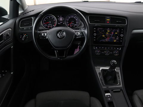 Volkswagen Golf 1.0 TSI Comfortline | Stoelverwarming | Carplay | Massage | Navigatie | ErgoActive | Adaptive cruise | Climate control | Parkeerhulp