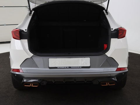 CUPRA Formentor 1.4 e-Hybrid VZ | 245pk | Camera | Adaptive cruise | Stuurverwarming | Sfeerverlichting | Navigatie | Keyless | Full LED | PHEV