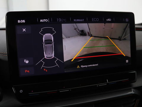 CUPRA Formentor 1.4 e-Hybrid VZ | 245pk | Camera | Adaptive cruise | Stuurverwarming | Sfeerverlichting | Navigatie | Keyless | Full LED | PHEV