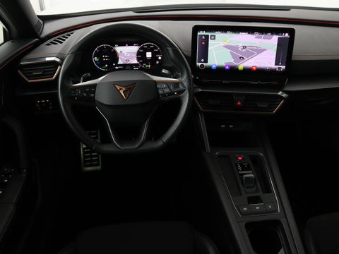 CUPRA Formentor 1.4 e-Hybrid VZ | 245pk | Camera | Adaptive cruise | Stuurverwarming | Sfeerverlichting | Navigatie | Keyless | Full LED | PHEV