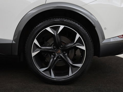 CUPRA Formentor 1.4 e-Hybrid VZ | 245pk | Camera | Adaptive cruise | Stuurverwarming | Sfeerverlichting | Navigatie | Keyless | Full LED | PHEV