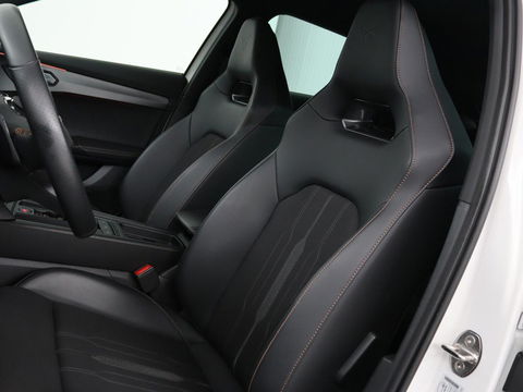CUPRA Formentor 1.4 e-Hybrid VZ | 245pk | Camera | Adaptive cruise | Stuurverwarming | Sfeerverlichting | Navigatie | Keyless | Full LED | PHEV